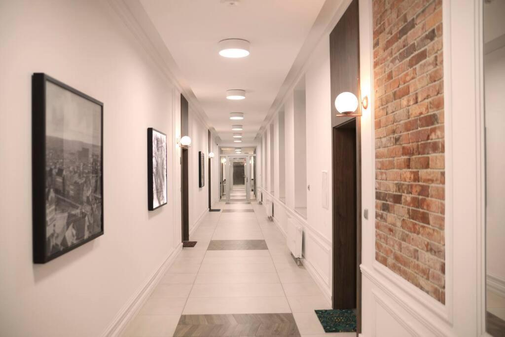 Elegant Apartment In The City Center Breslavia Esterno foto